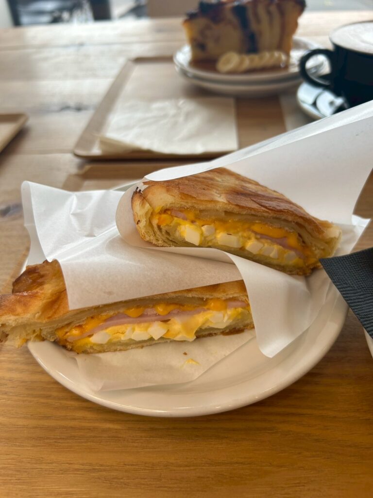 ZEBRA Coffee & Croissant 稲城中央公園店_稲城のミカタ