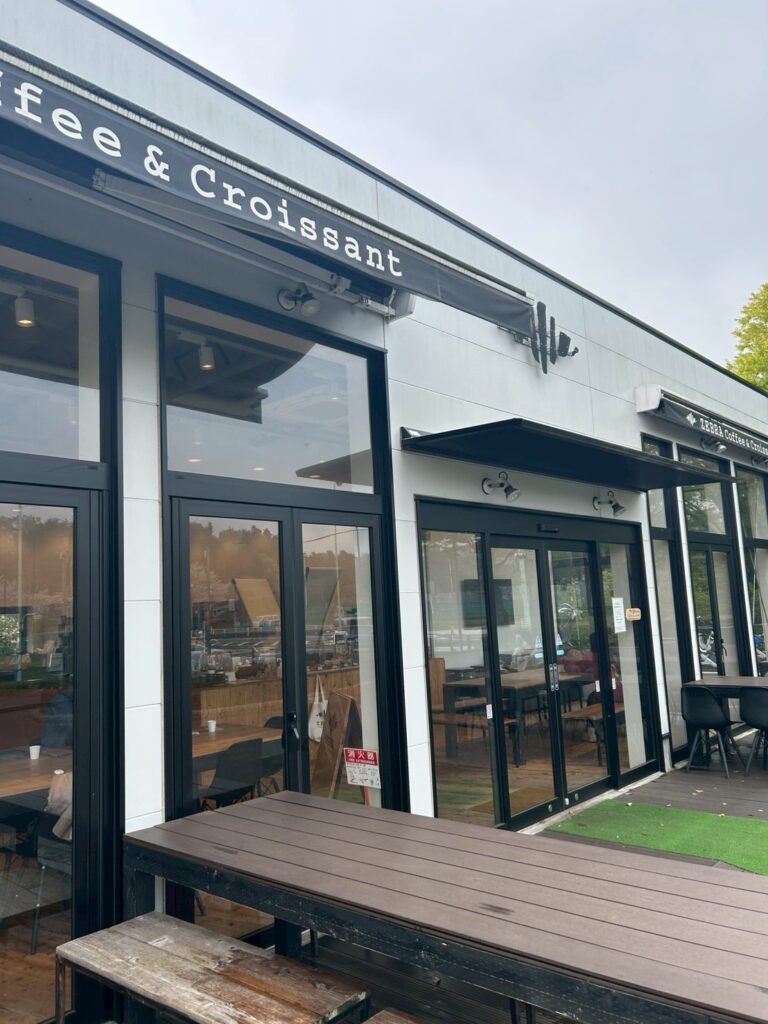 ZEBRA Coffee & Croissant 稲城中央公園店_稲城のミカタ