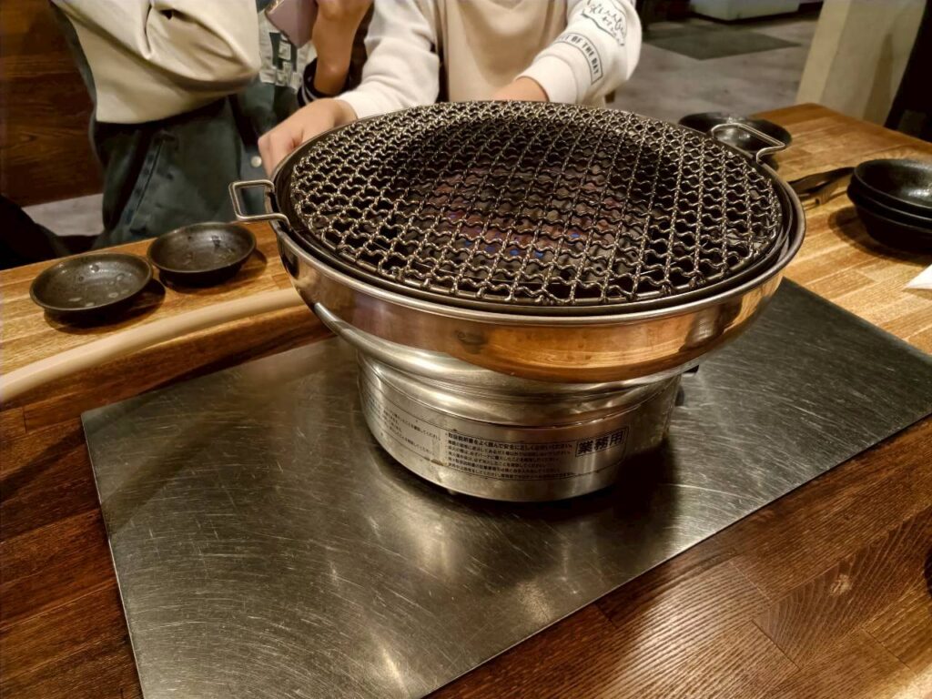 七輪炭火焼肉 遊輪 SOCOLA若葉台店_稲城のミカタ